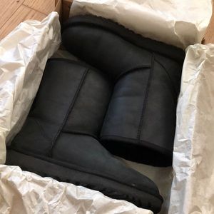 UGG women classic short leather boots